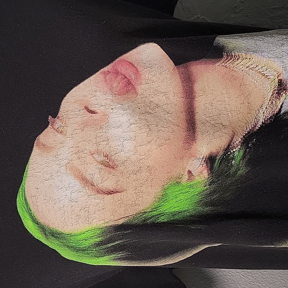 Billie Eilish Tshirt Shirt Tongue Out Band Concert Graphic‎ Short Sleeve Black L - Picture 2 of 10